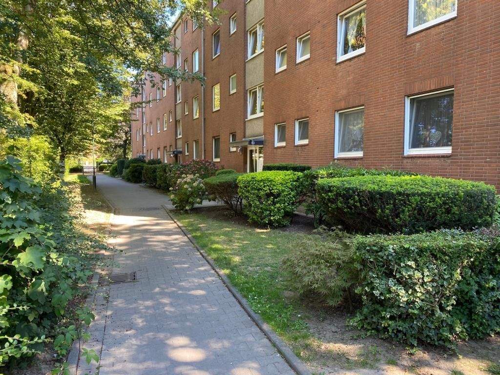 Schöne helle 2 Zimmer Wohnung in einer grünen Wohnsiedlung in Düsseldorf-Garrath-Provisionsfrei!, 40595 Düsseldorf (Benrath Garath Hellerhof Urdenbach)