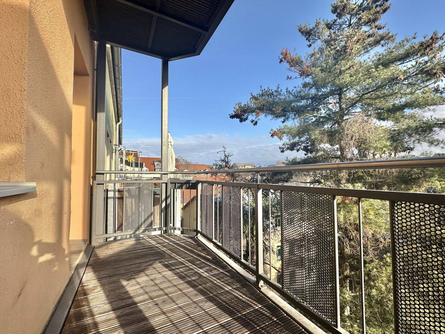 Geräumige 1-Zimmerwohnung mit Balkon und Wanne als Invest, 1099 Dresden