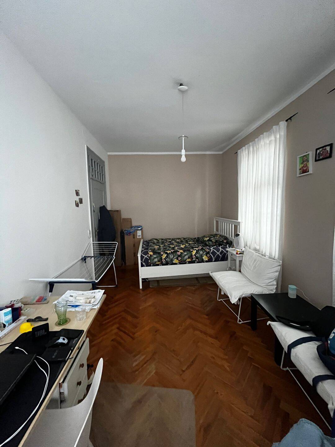 Helles, Großeszimmer mit balkon./ Bright and big shared apartment room with balcony., 94032 Passau (Altstadt Haidenhof-Nord Haidenhof-Süd Innstadt)