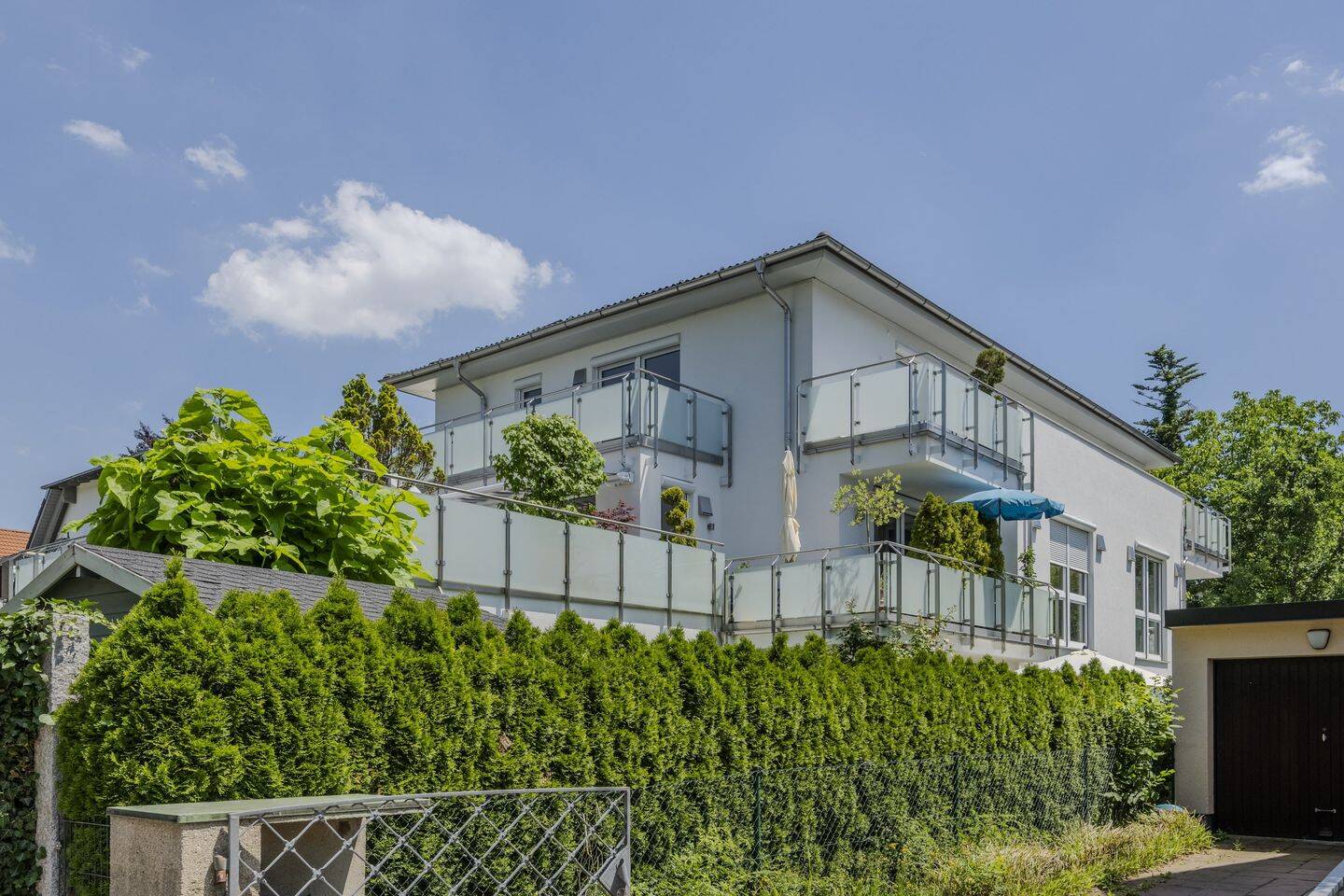 Rarität! Wohngefühl trifft Großzügigkeit, 3-Zimmer-Penthouse- Wohnung in ruhiger Seitenstraße, 81243 München (Aubing-Lochhausen-Langwied Pasing-Obermenzing)