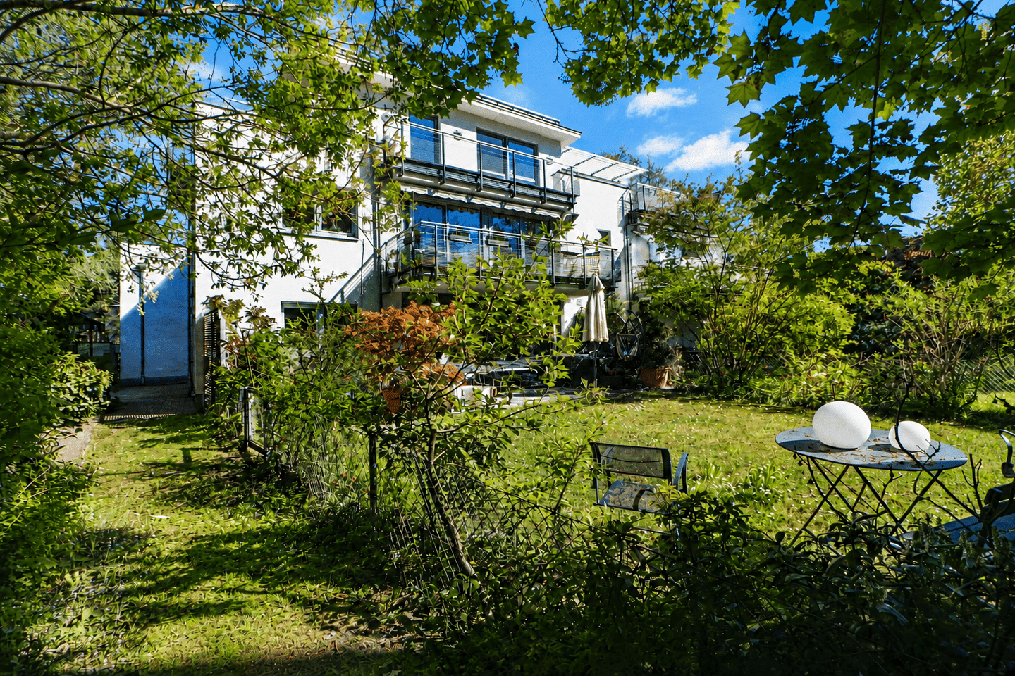 Schöne Penthaus-Wohnung in traumhafter Lage Erlangens, 91054 Erlangen (Burgberg Erlangen-Nord Erlangen-Ost Innenstadt Sieglitzhof)