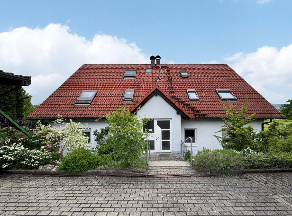 3-Zimmer-Erdgeschosswohnung in kleiner Wohnanlage in Altendorf/Seußling, 96146 Altendorf
