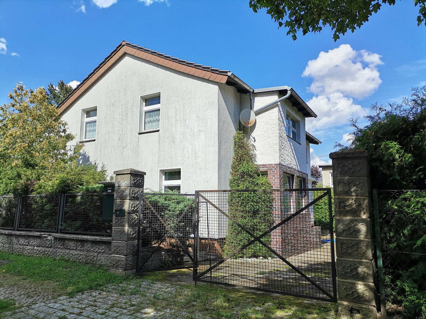 Zweifamilienhaus mit Garten in Berlin, 12623 Berlin (Marzahn-Hellersdorf Kaulsdorf Mahlsdorf)