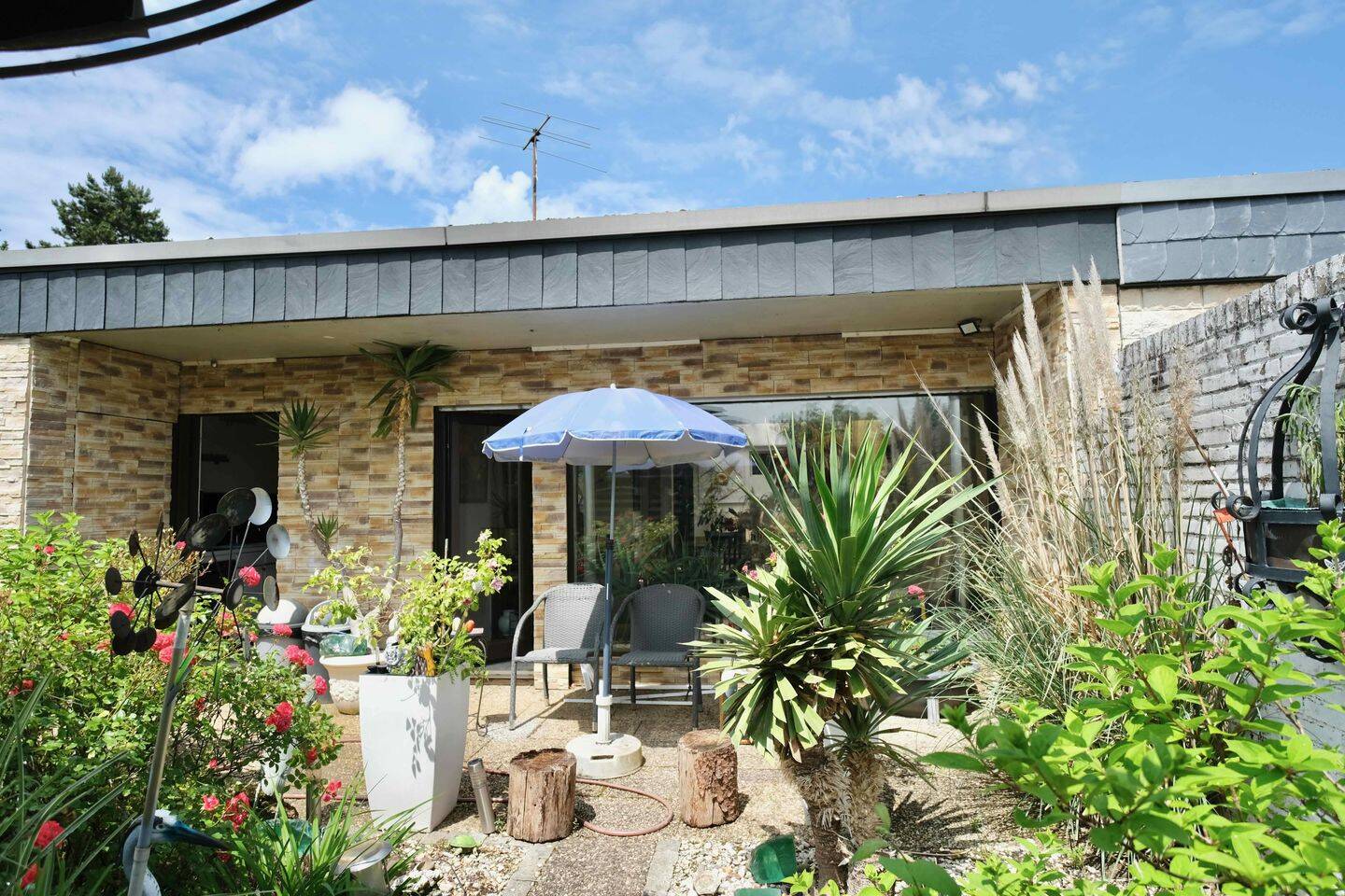 Charmanter Atrium-Bungalow mit Garten und Garage in begehrter Lage von Meerbusch-Osterath, 40670 Meerbusch