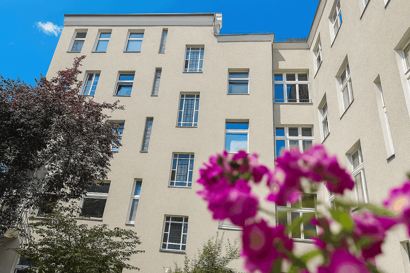 Helle Dachgeschosswohnung mit offener Bauweise und hochwertiger Ausstattung in Mitte, 13407 Berlin (Reinickendorf)