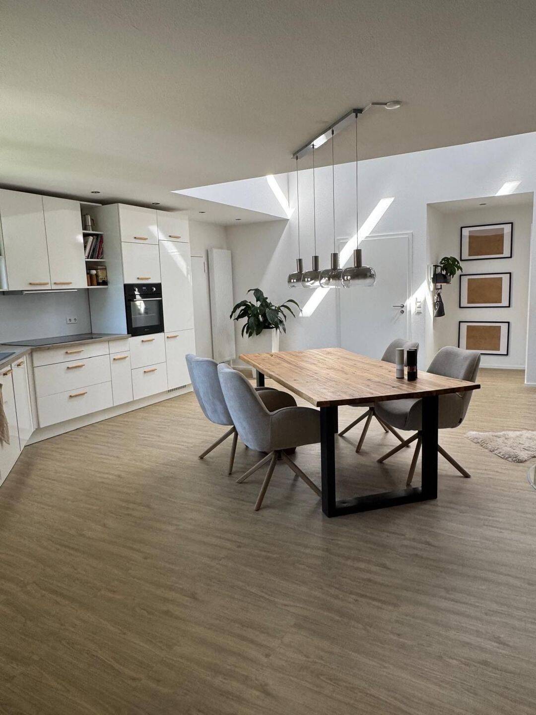 Exklusive 4,5 Zimmer Maisonettewohnung in ruhiger Stadtrandlage mit grossem Balkon, 89165 Dietenheim