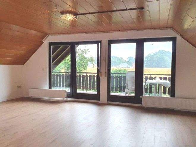 Schöne Dachgeschosswohnung mit Balkon und moderner Einbauküche!, 49688 Lastrup