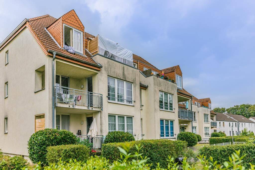 Attraktive 3-Zimmer-Etagenwohnung in Alsdorf mit Tageslichtbad und Hausgarten, 52477 Alsdorf