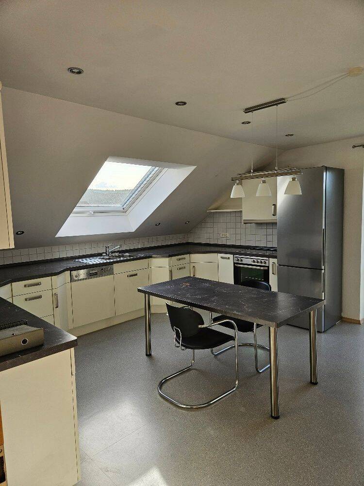 Vermiete ruhige Wohnung 98 m2 in Willmering, 93497 Willmering
