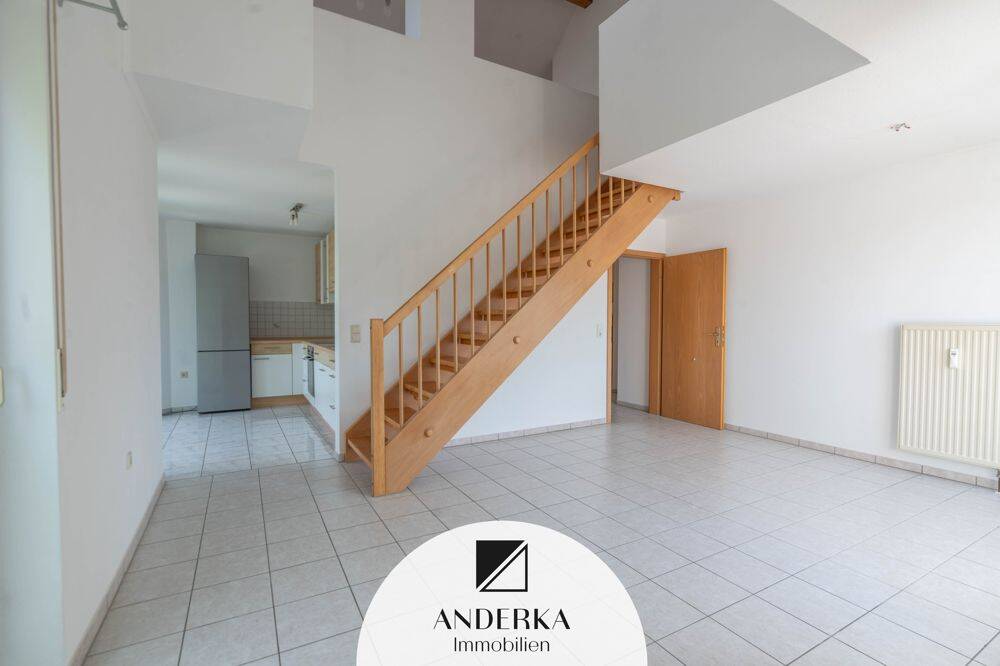 Wohnen auf zwei Ebenen – Lichtdurchflutete 4-Zimmer-Maisonette mit Süd-Loggia!, 89343 Jettingen-Scheppach