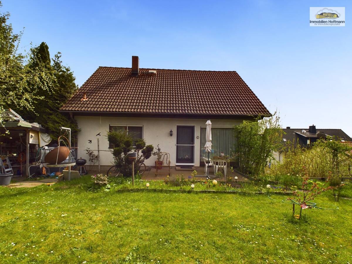 Vielseitiges 2-Familienhaus mit Ausbaureserve & großem Garten in Birstein, 63633 Birstein