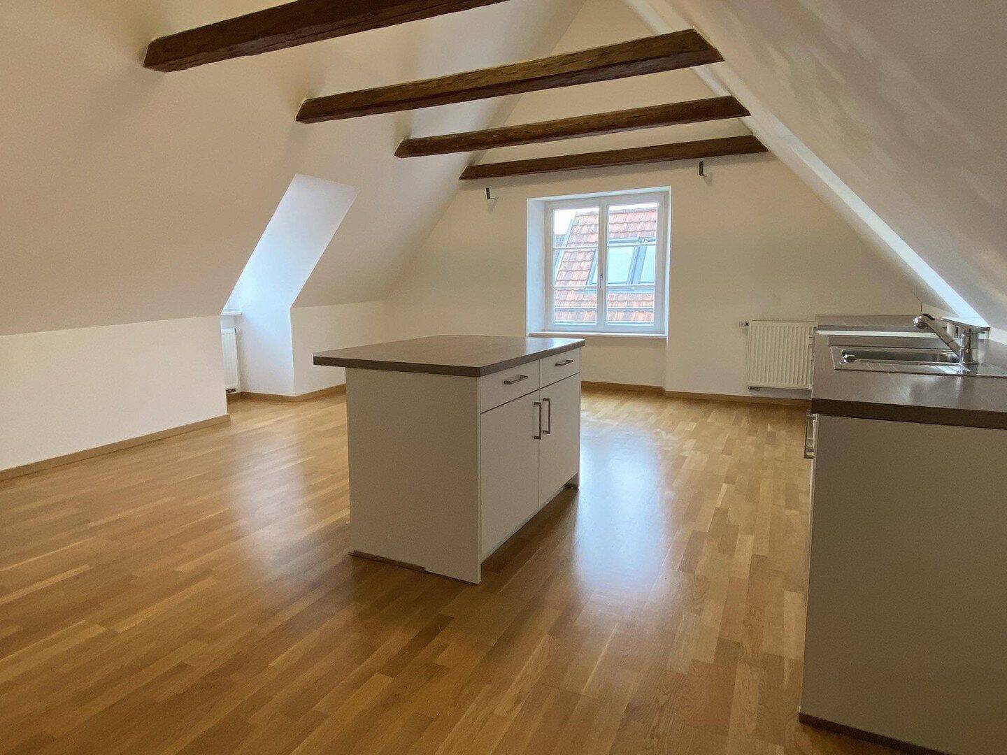 Helle Dachgeschosswohnung im Stadtzentrum von Kempten, 87439 Kempten (Allgäu)