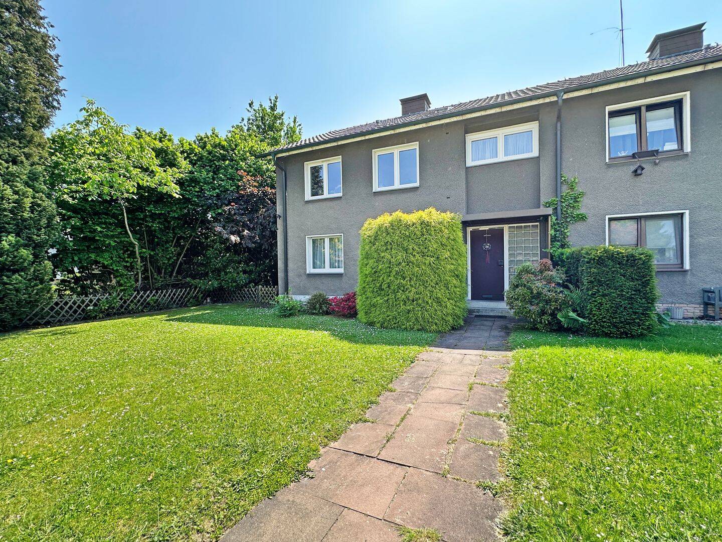 Zweifamilienhaus in familienfreundlicher Lage in Gelsenkirchen, 45886 Gelsenkirchen (Ückendorf)