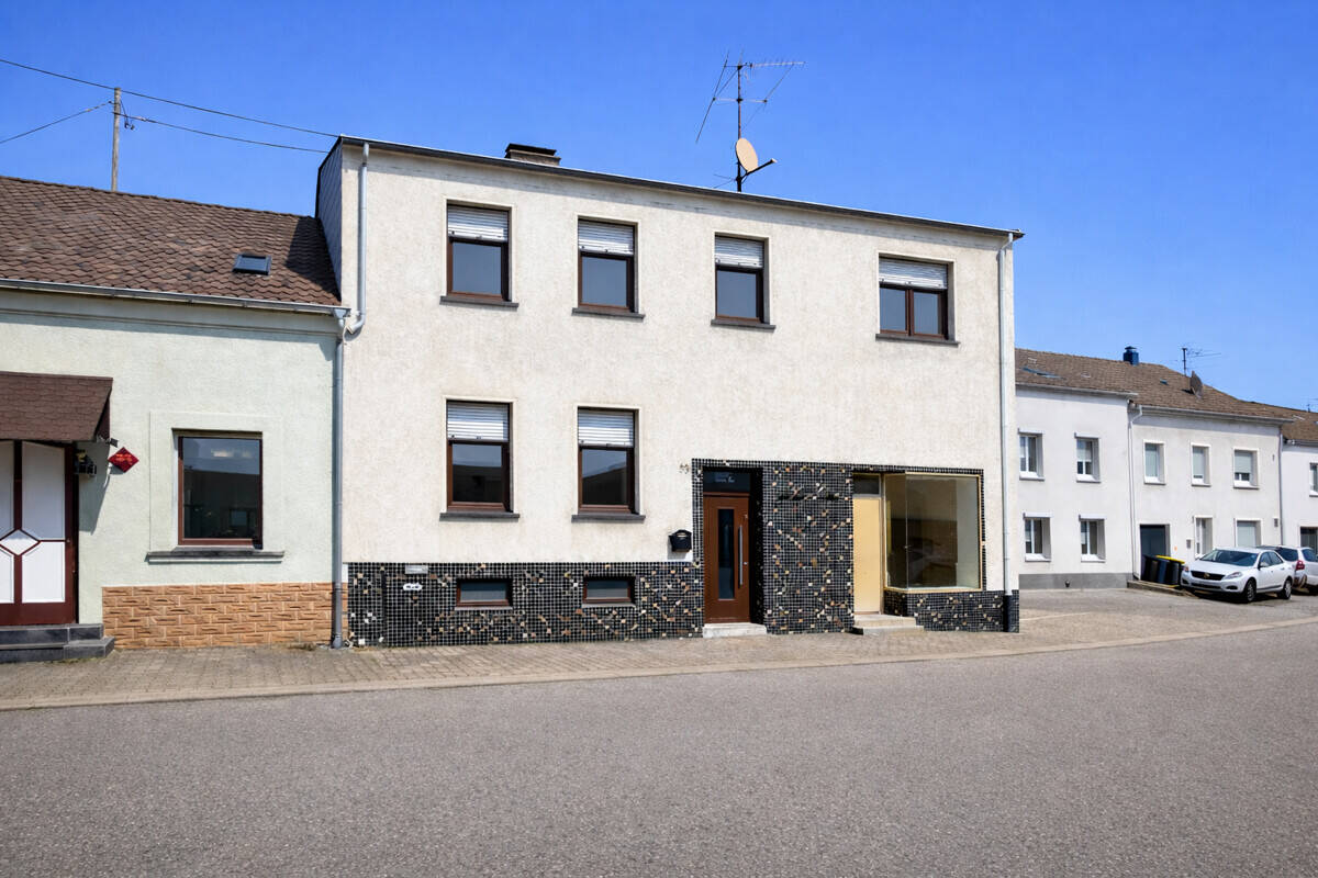 Einfamilienhaus mit viel Platz und Garten in St. Barbara, 66798 Wallerfangen