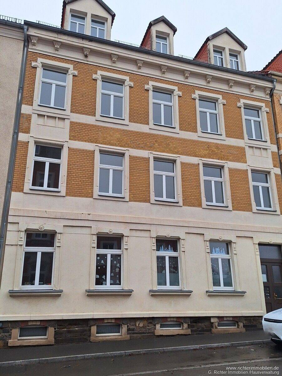 Große 4-Zimmer-Wohnung mit Speisekammer und Gäste-WC, 9599 Freiberg
