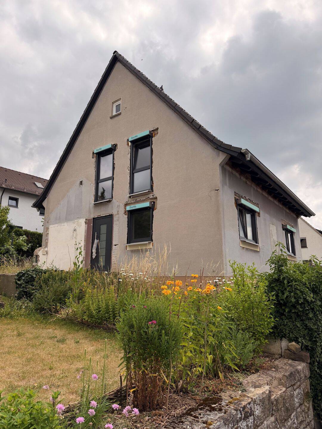Einfamilienhaus mit Doppelgarage – Teilrenoviert mit großem Potenzial, 97532 Üchtelhausen
