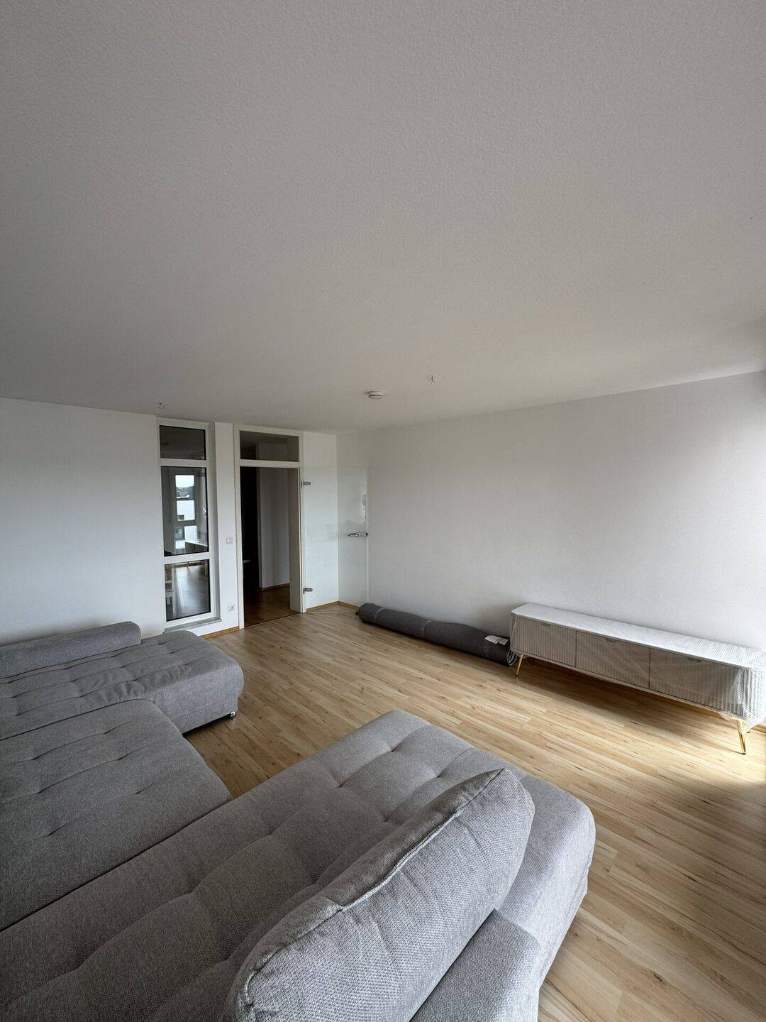 Familienfreundliche 3,5-Zimmer-Wohnung mit West-Loggia, EBK & Tiefgaragenstellplatz, 90431 Nürnberg