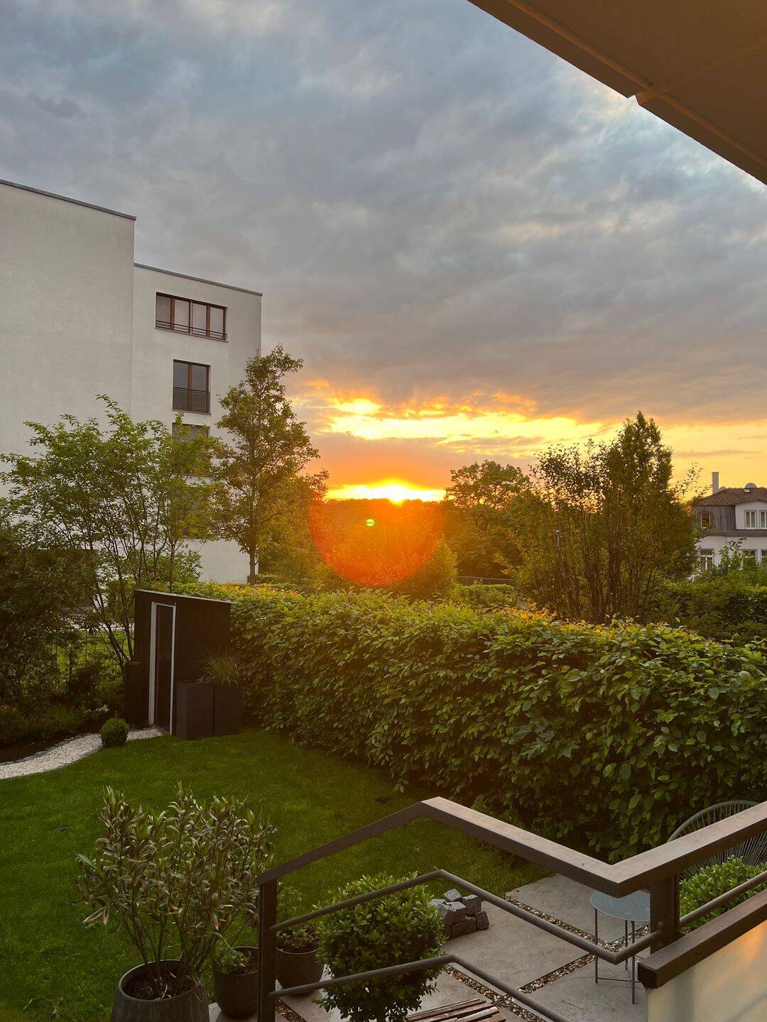 Exklusiv möbilierte 2-Zimmer-Erdgeschosswohnung mit Garten und Balkon, 70190 Stuttgart (Mitte Ost)