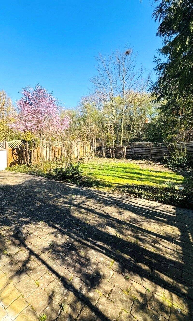 Gemeinsam wohnen, individuell leben: Doppelhaushälfte mit Potenzial, Garten und Garage, 53919 Weilerswist