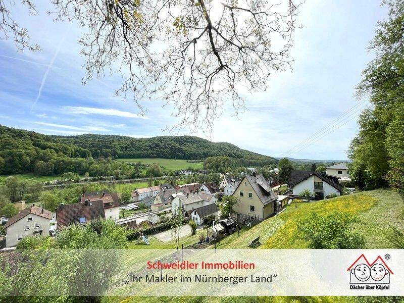 Fernblick wie auf einer Postkarte: Kleines Einfamilienhaus mit wunderschönem Garten in Pommelsbrunn, 91224 Pommelsbrunn