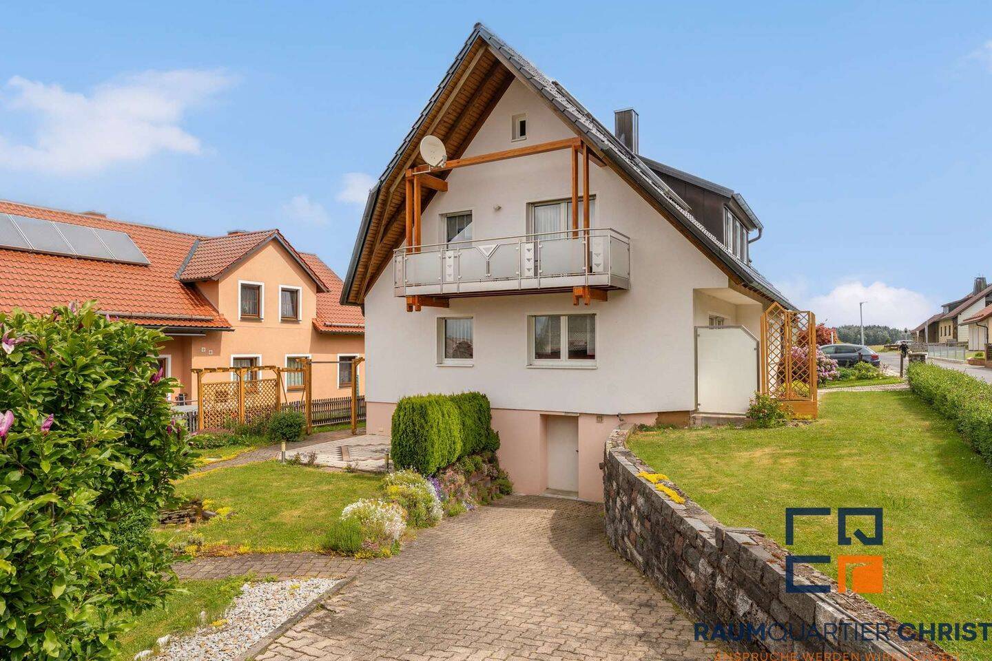 Ein- bzw. Zweifamilienhaus mit Garten, Balkon, Terrasse und Werkstatt, 95704 Pullenreuth