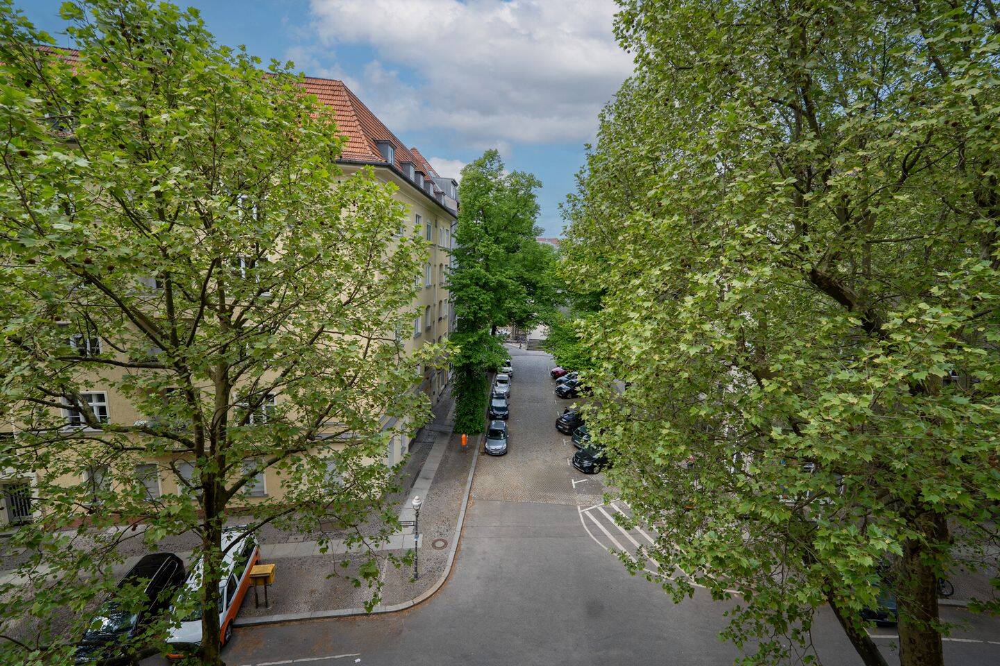 Seltene Altbauwohnung am Lietzensee mit ca. 4 m Deckenhöhe und zwei Westbalkonen