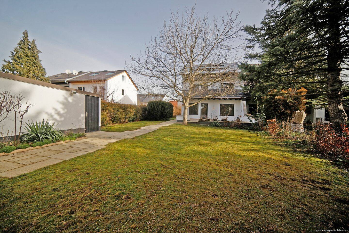 Renovierte Doppelhaushälfte mit tollem Garten & großzügigem Grundstück (ca. 568 m²) in Olching!, 82140 Olching