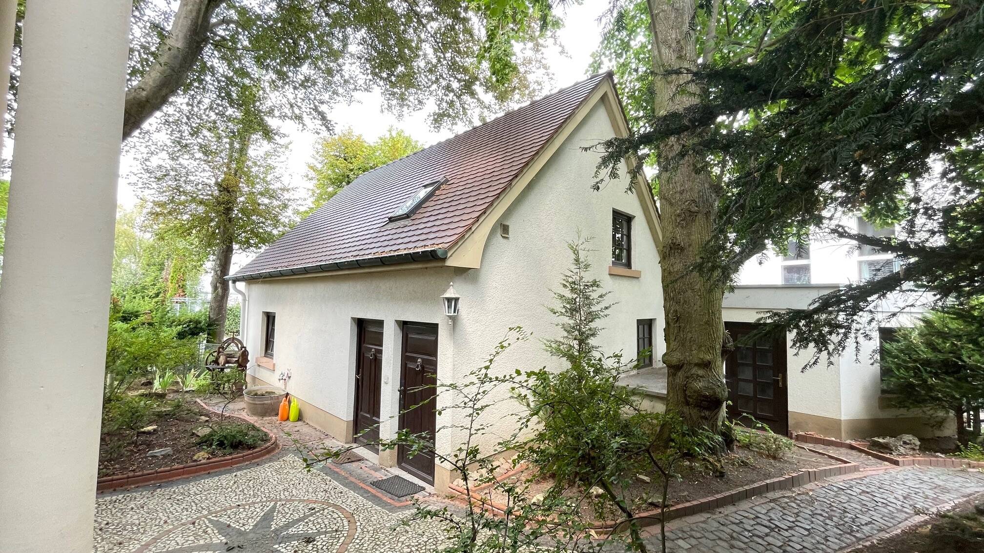 Gemütliche, komplett renovierte Einraumwohnung mit Duschbad und eingerichteter Küche in Mainz-Finthen, 55126 Mainz (Finthen Layenhof)