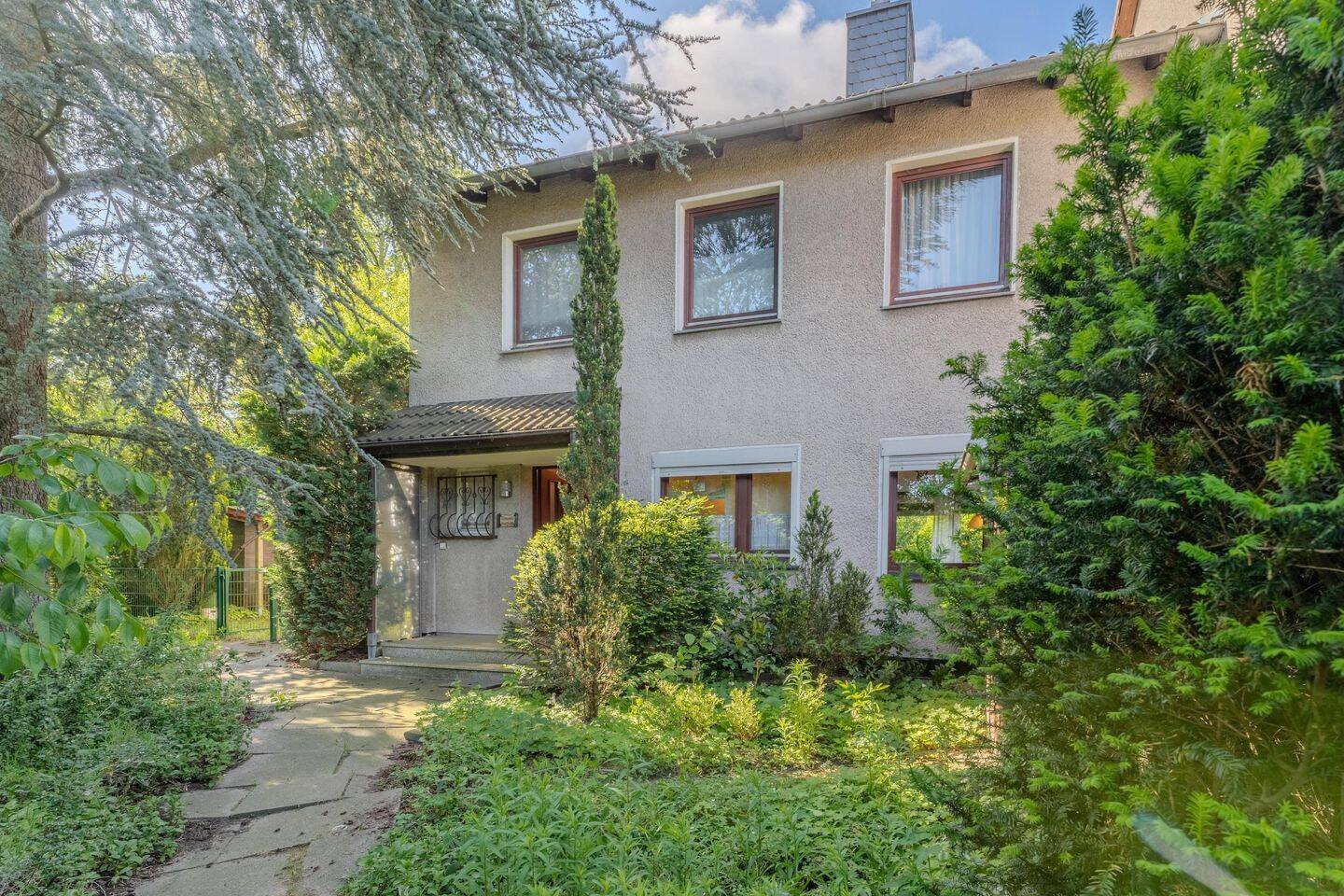 Wohnen im Grünen – Charmantes Reihenendhaus mit großzügigem Grundstück im Süden von Braunschweig, 38126 Braunschweig (Braunschweig Lindenbergsiedlung Mascherode Rautheim Südstadt)