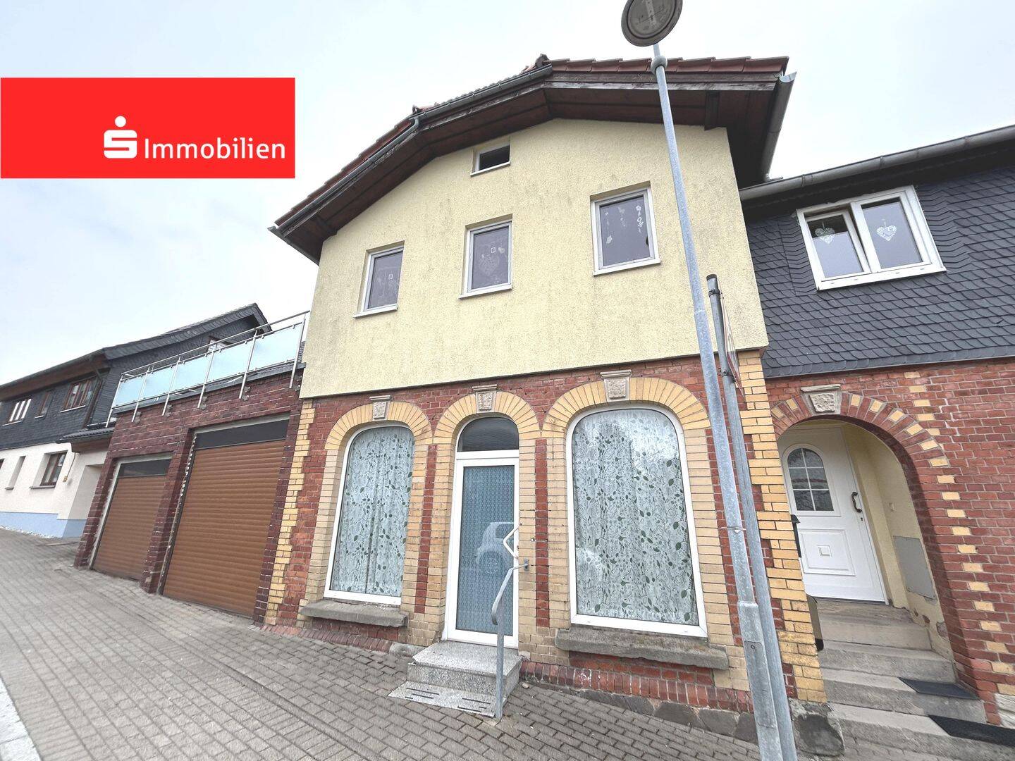 Immobilie mit drei Wohneinheiten, Garagen und weiterem Potential, 96524 Föritztal (Judenbach)