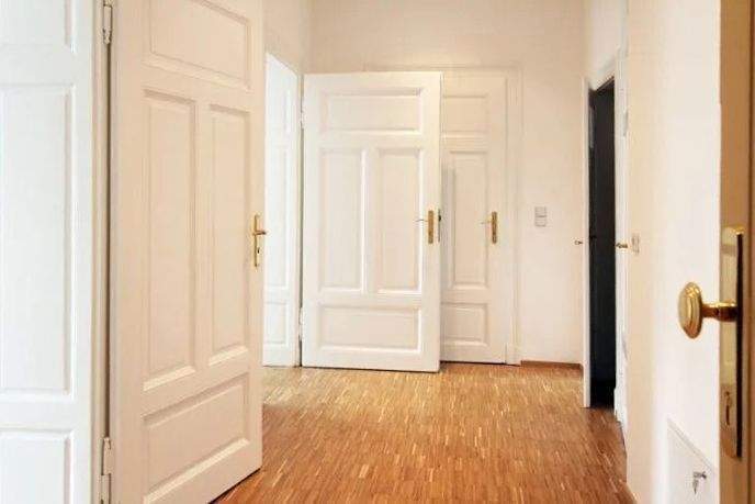 Energetisch sanierte exklusive 2-R-Wohnung ++ Stellplatz ++FBH++Luxus-Bad++Balkon ins Grüne++Parkett und und und, 4129 Leipzig (Eutritzsch)