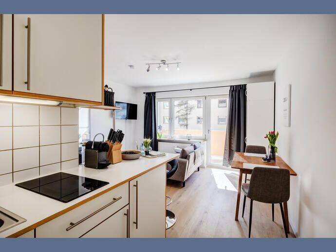 Möbliert: Moosach: Möblierte Balkonwohnung zur Miete, 80997 München (Allach-Untermenzing Moosach Pasing-Obermenzing)
