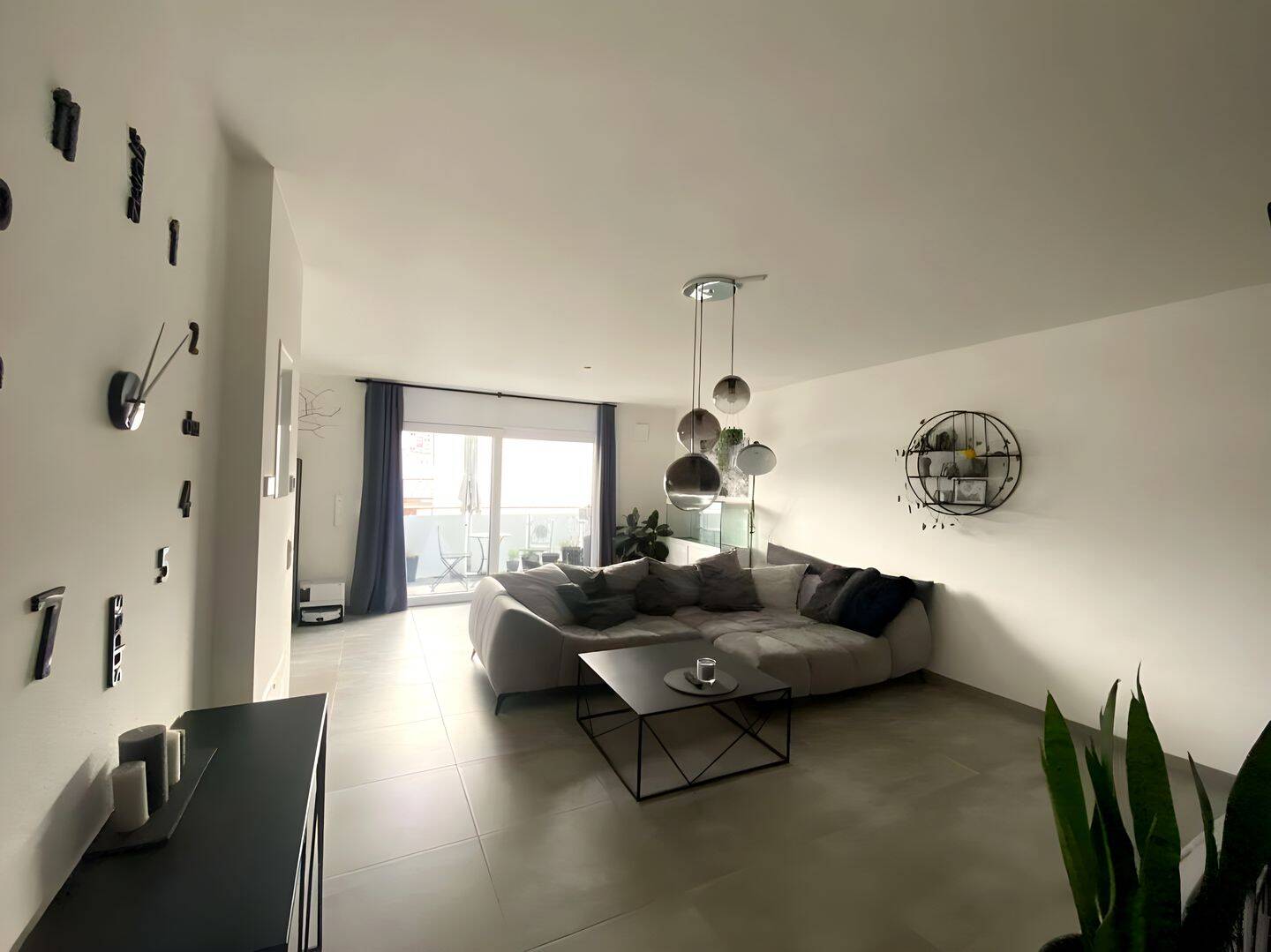 Exklusive, geräumige und neuwertige 2-Zimmer-Wohnung mit Balkon in Hemsbach, 69502 Hemsbach