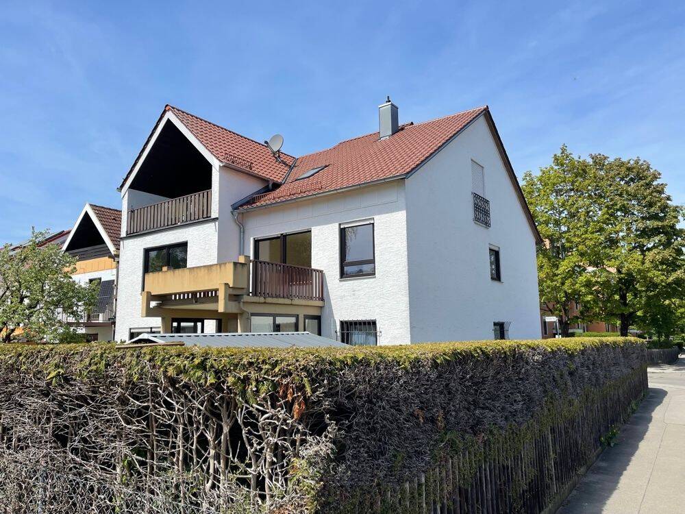 Aufgeteiltes, gepflegtes Dreifamilienhaus zu verkaufen, 86179 Augsburg (Haunstetten Siebenbrunn)