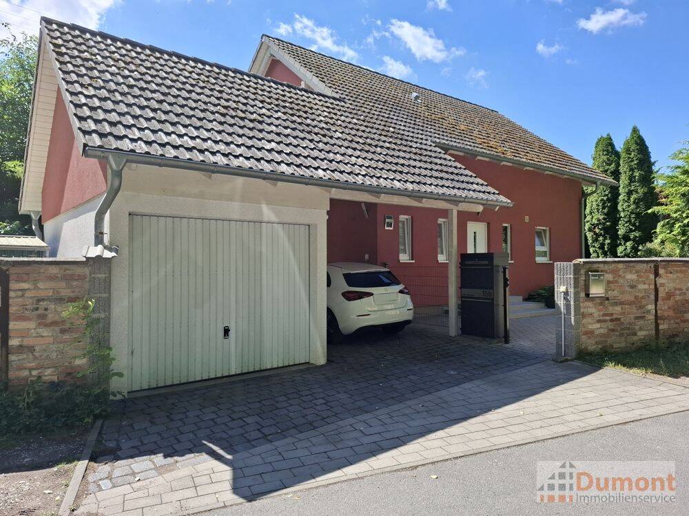 Freistehendes Einfamilienhaus mit großem, grünem Grundstück und niedrigem Energieverbrauch., 6179 Teutschenthal