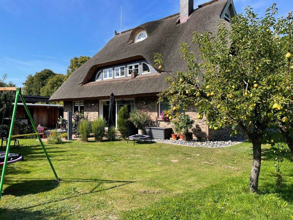 Zweifamilienhaus in traumhafter Lage am Neuensiener See, 18586 Sellin