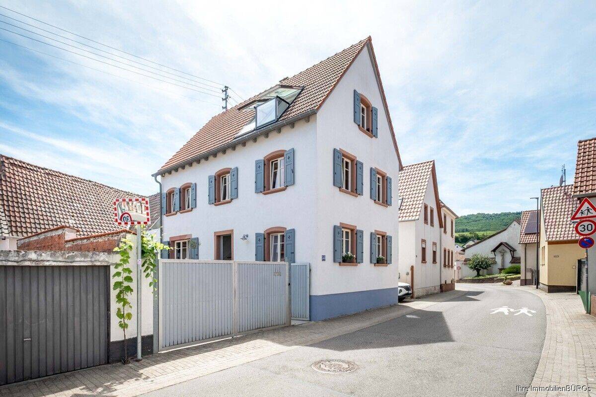 Charmantes ehemaliges Winzerhaus in Ranschbach – kernsaniert, stilvoll und voller Charakter, 76829 Ranschbach