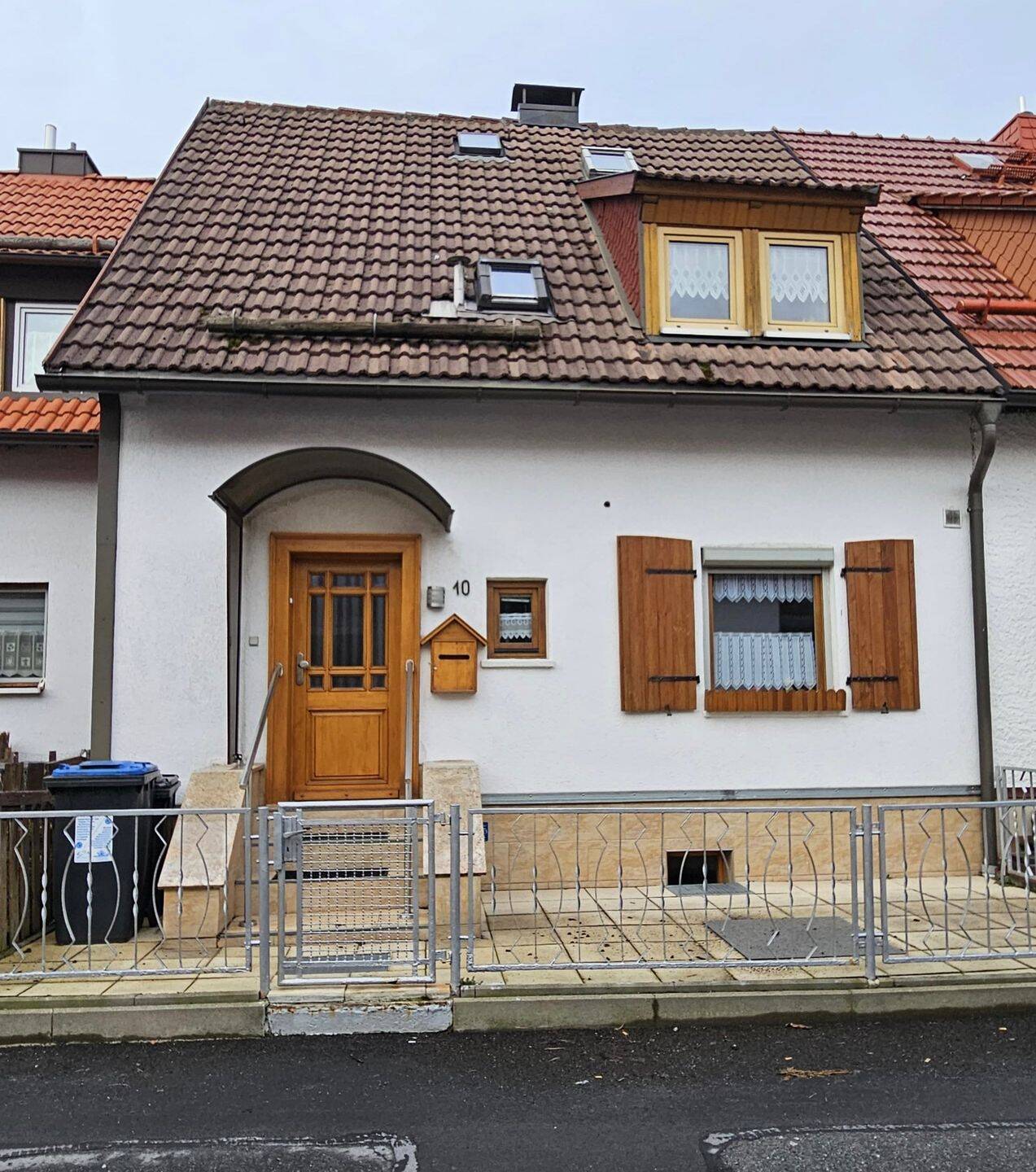 Doppelhaushälfte in beliebter Wohnlage in Sonneberg OT Wehd, 96515 Sonneberg