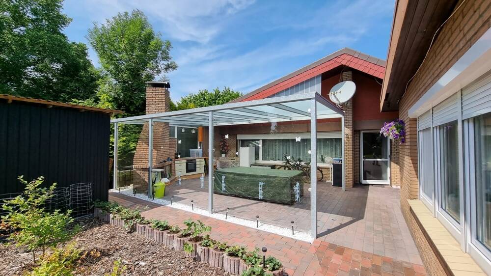 Ideal für kleine Handwerksbetriebe! Werkstatt mit Rolltor und Garagen + vermietetes XXL-Wohnhaus auf großem Grundstück!, 26919 Brake (Unterweser)