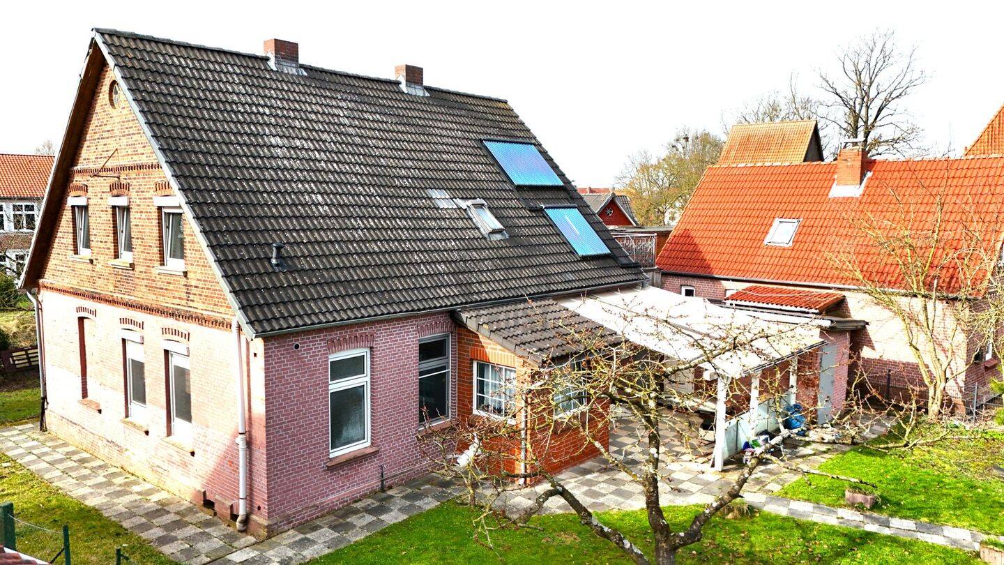 GROSSZÜGIGES MEHRGENERATIONENHAUS – MIT POTENZIAL FÜR 3 WOHNEINHEITEN, 21683 Stade