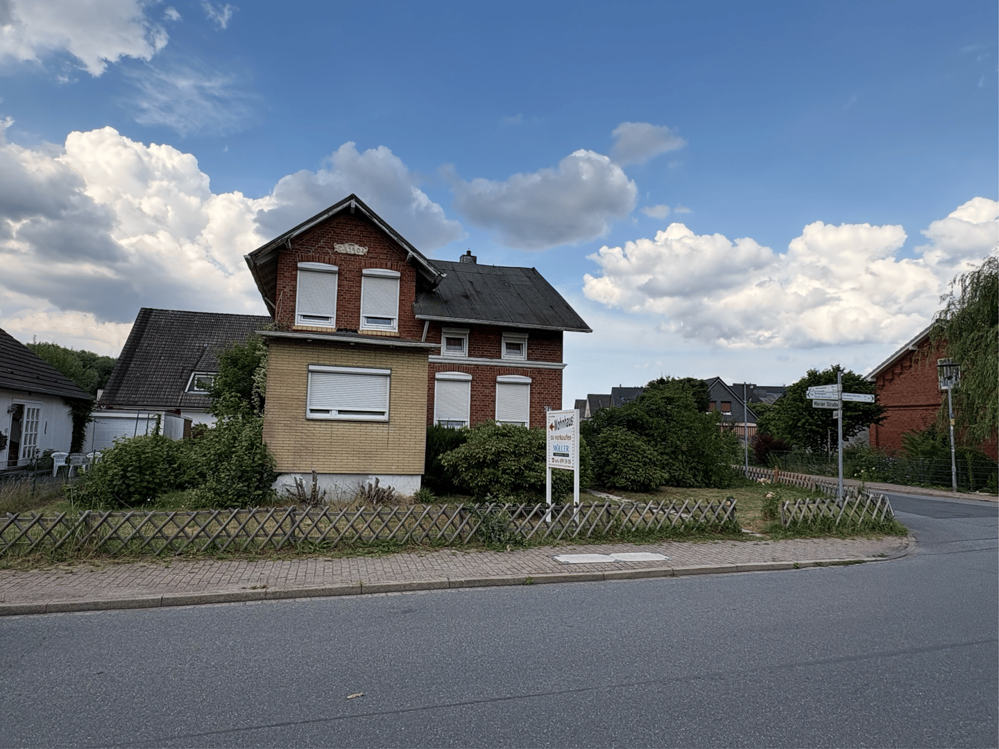 Wohnhaus mit Einliegerwohnung, 23617 Stockelsdorf