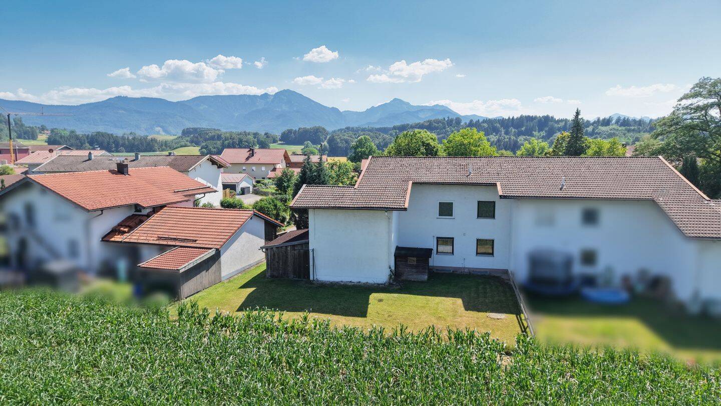 Beliebte Wohnlage Vachendorfs – Doppelhaushälfte mit 165m² Wfl. und 585m² Grundstück, 83377 Vachendorf