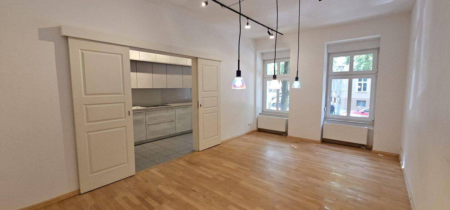 Wohnen am Zionskirchplatz – sanierter Altbau in einer der schönsten Lagen Berlins, 10435 Berlin (Mitte Prenzlauer Berg)