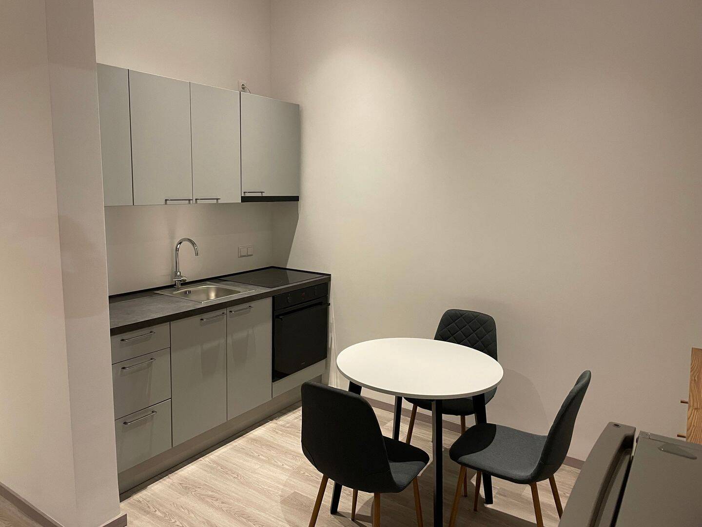 Vollmöblierte Moderne 1-Zimmer-Wohnung im Herzen von Leipzig Zentrum-Süd, 4107 Leipzig (Zentrum Zentrum-Süd)