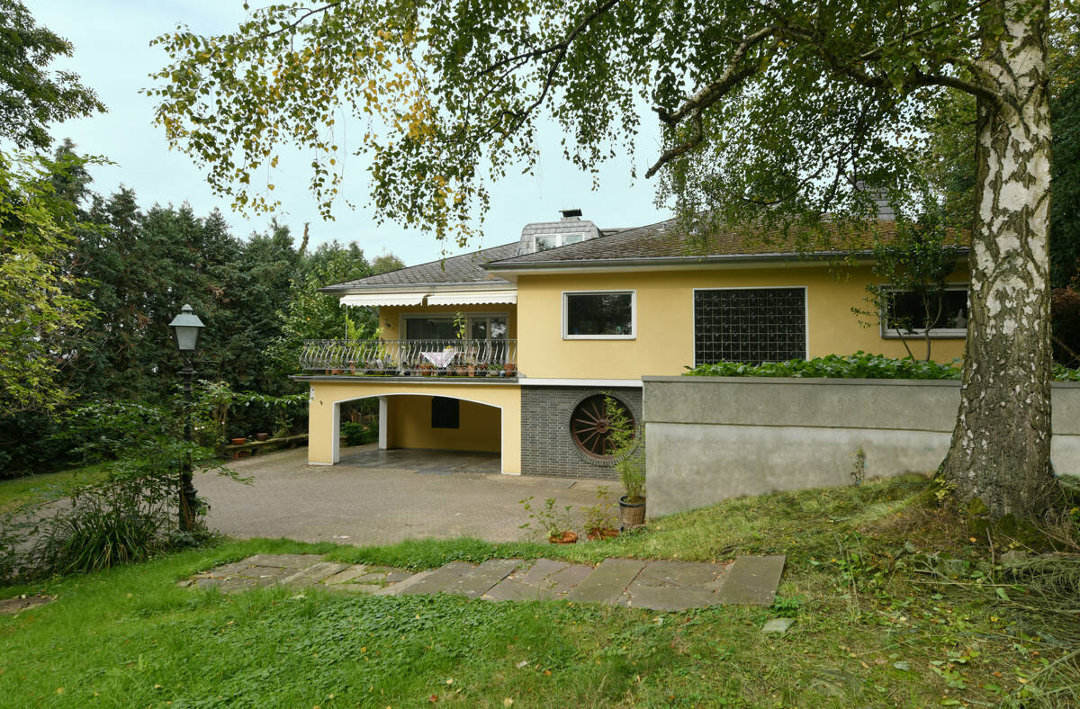 Repräsentative Villa mit großer Einliegerwohnung in attraktiver Wohnlage zu verkaufen!, 53639 Königswinter