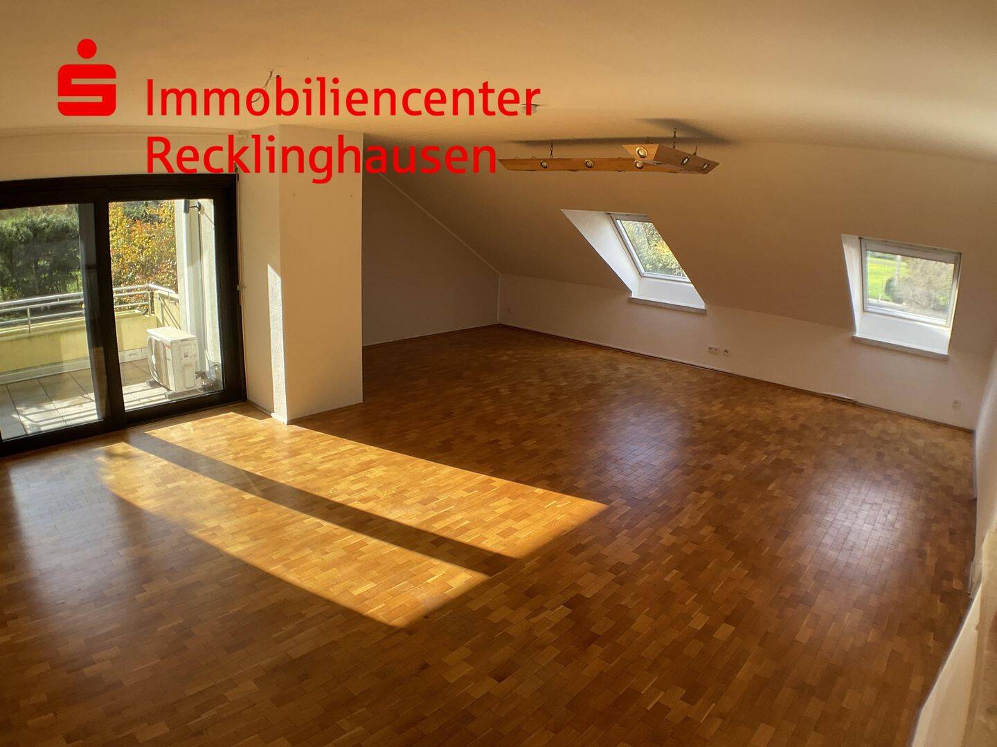 Tolle Dachgeschosswohnung in ruhiger Lage mit Fußbodenheizung, 45711 Datteln