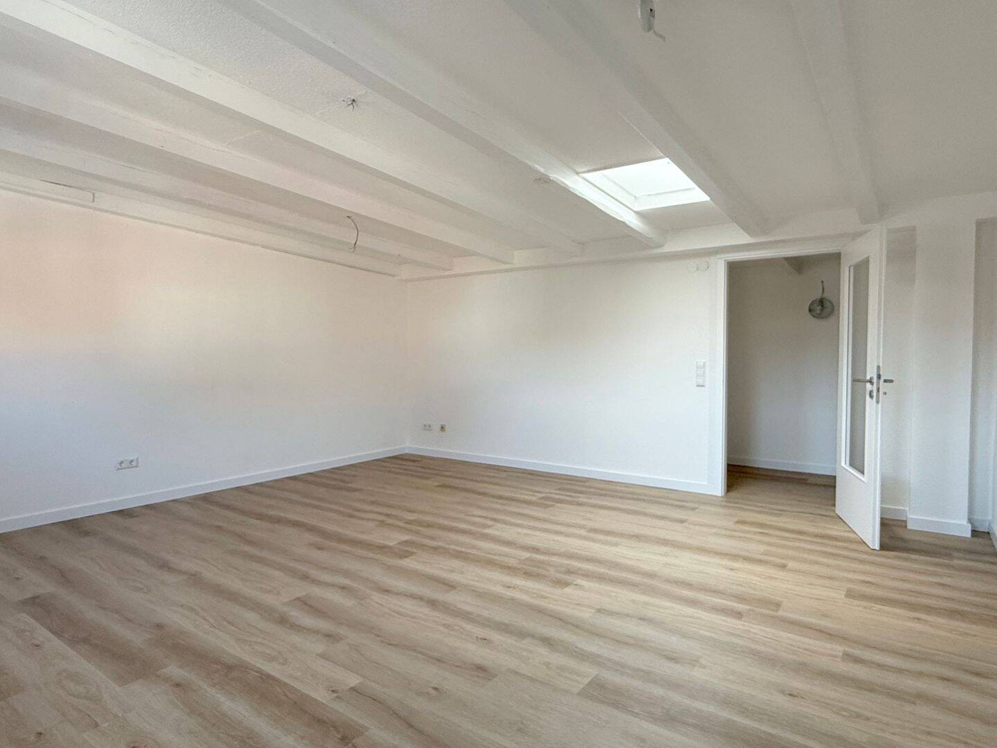 Gut geschnittene Dachgeschoss-Wohnung in H-List!, 30161 Hannover