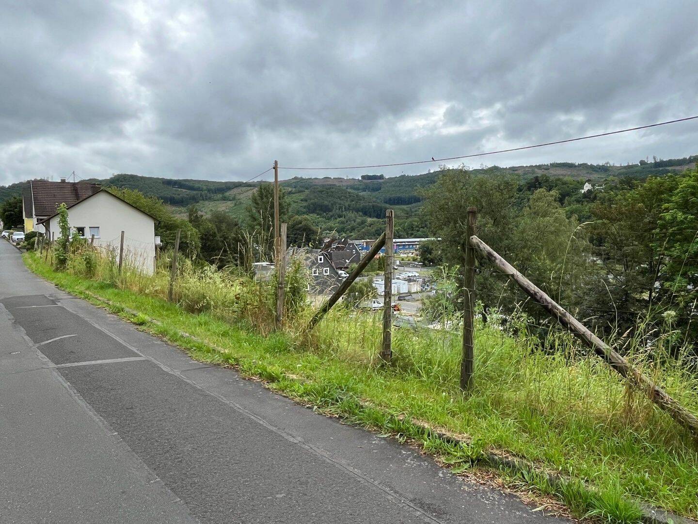 Überragend preisgünstig! Insolvenzverwertung! 3 bis 4  Wohnbaugrundstücke in Mudersbach, 57555 Mudersbach