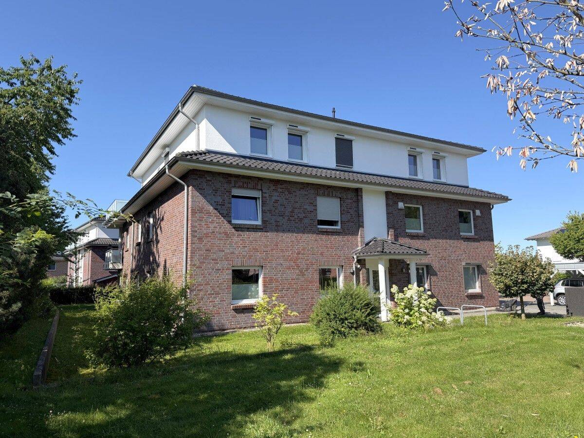 … Ihr neues Zuhause mit Niveau! Erstklassig wohnen in einer top ausgestatteten 3- Zimmer Wohnung mit SW- Terrasse, Garten, Fahrstuhl und Carport, 21493 Basthorst