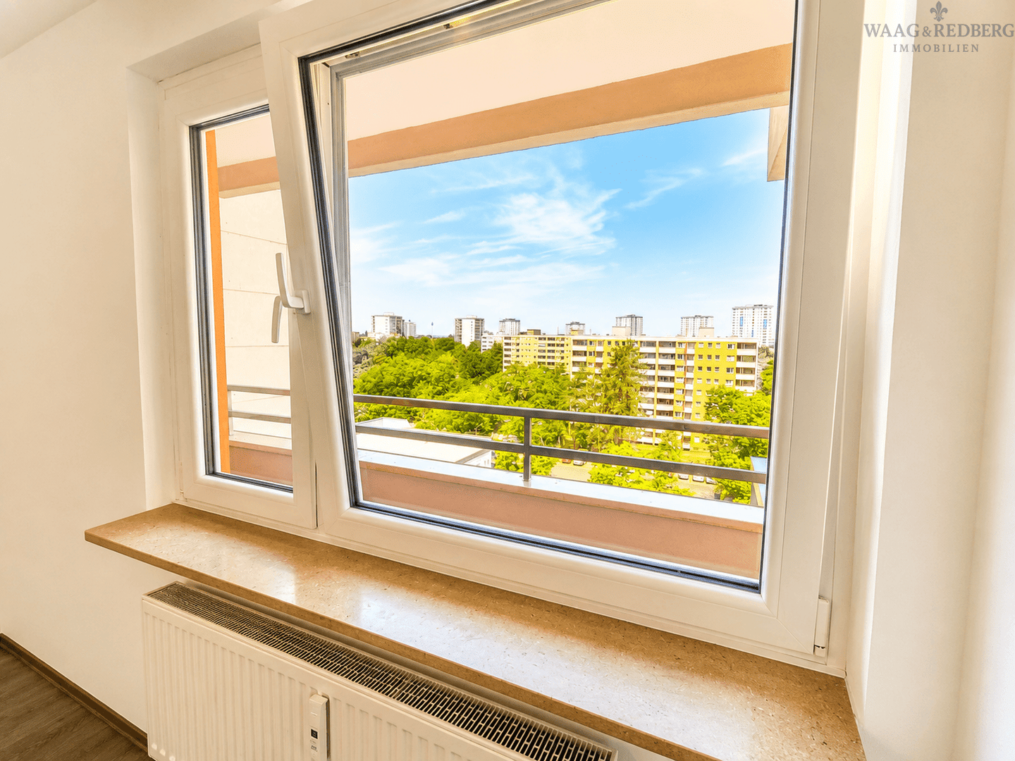 Bezugsfrei: Barrierefreier Wohntraum mit EBK und Balkon, 90471 Nürnberg (Dutzendteich Langwasser Neuselsbrunn Stadion Zollhaus)